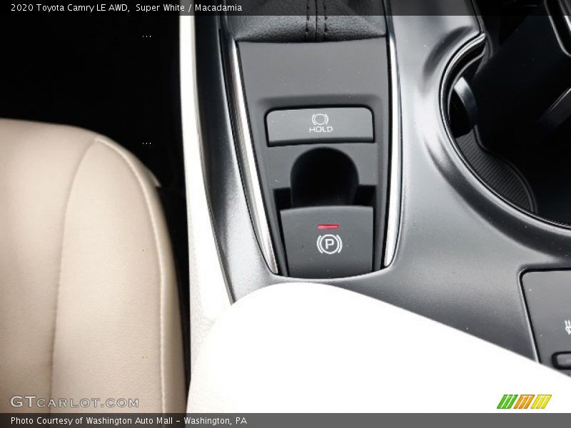 Super White / Macadamia 2020 Toyota Camry LE AWD