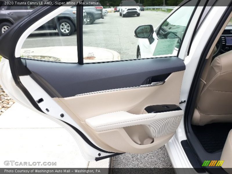 Super White / Macadamia 2020 Toyota Camry LE AWD