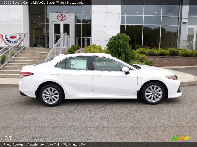 Super White / Macadamia 2020 Toyota Camry LE AWD