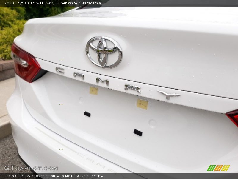 Super White / Macadamia 2020 Toyota Camry LE AWD