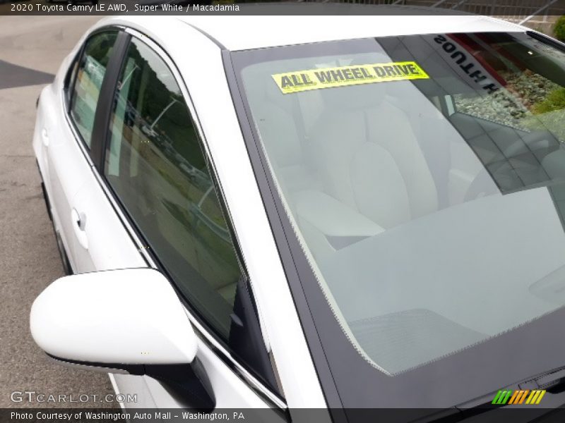 Super White / Macadamia 2020 Toyota Camry LE AWD