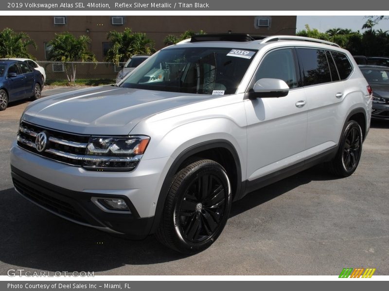 Reflex Silver Metallic / Titan Black 2019 Volkswagen Atlas SEL 4Motion