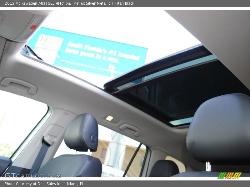 Reflex Silver Metallic / Titan Black 2019 Volkswagen Atlas SEL 4Motion