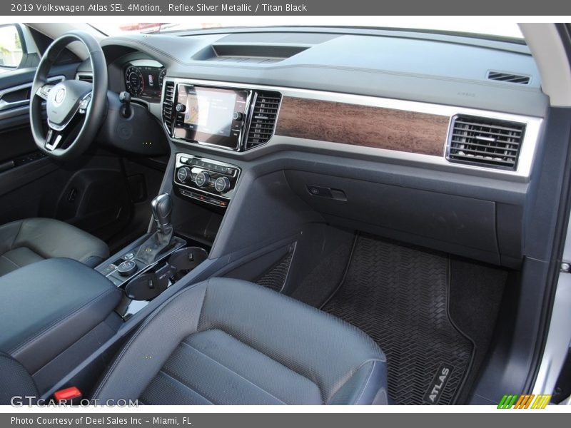 Reflex Silver Metallic / Titan Black 2019 Volkswagen Atlas SEL 4Motion