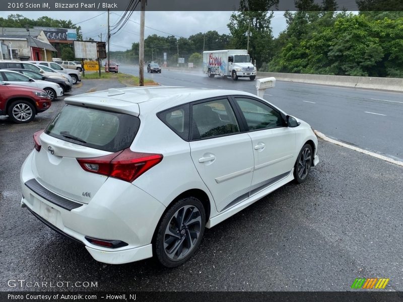Blizzard Pearl / Black 2016 Scion iM
