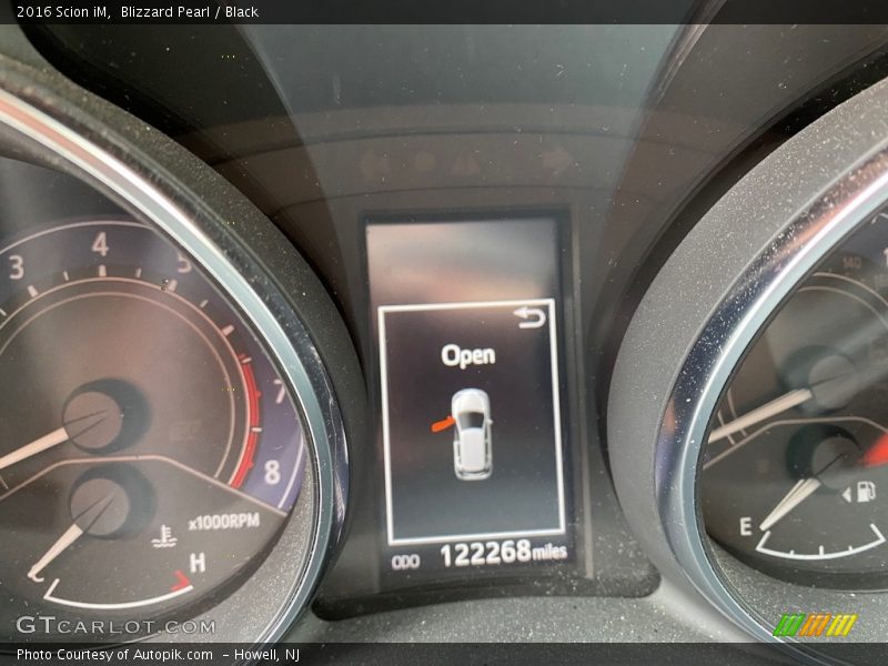 Blizzard Pearl / Black 2016 Scion iM