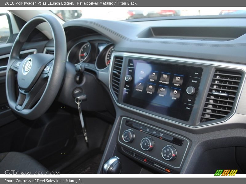Reflex Silver Metallic / Titan Black 2018 Volkswagen Atlas Launch Edition