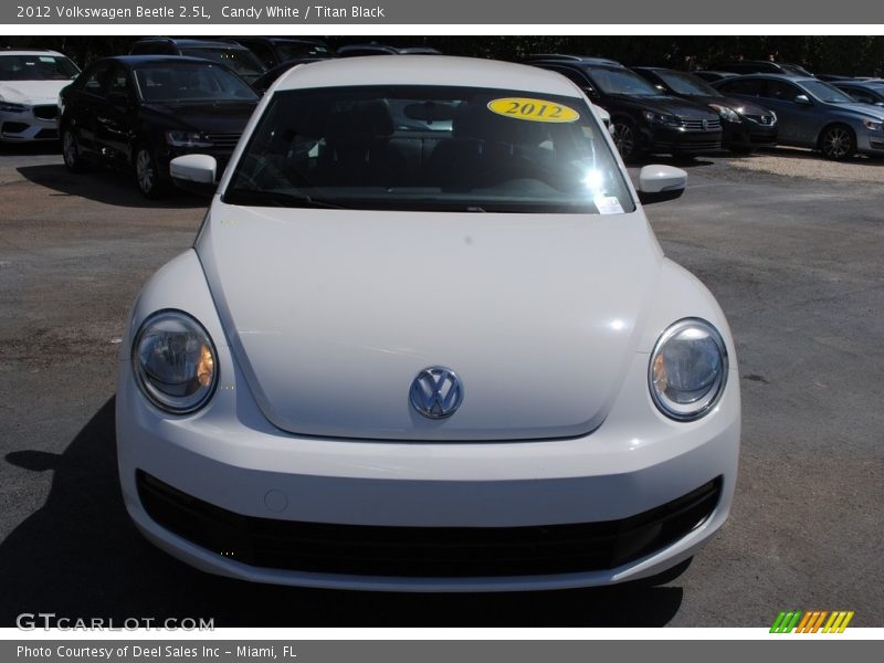 Candy White / Titan Black 2012 Volkswagen Beetle 2.5L