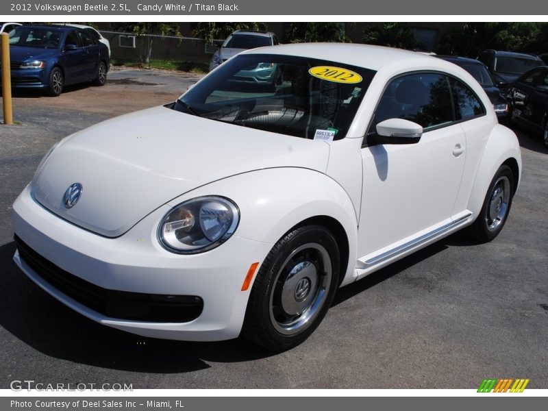 Candy White / Titan Black 2012 Volkswagen Beetle 2.5L