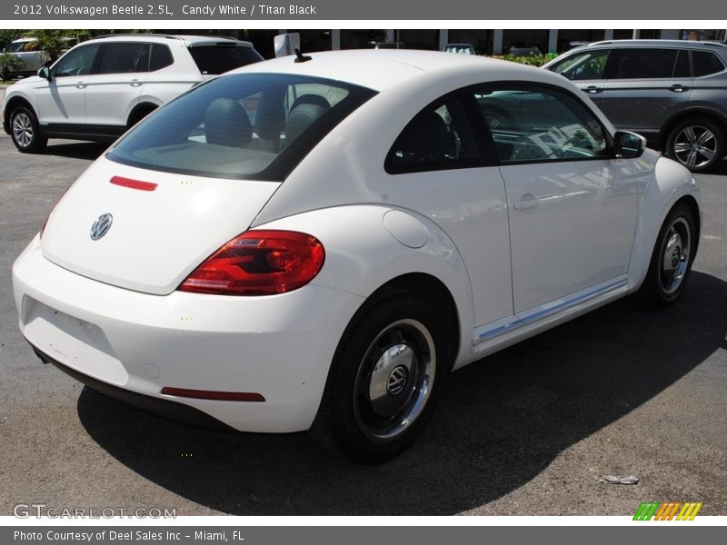 Candy White / Titan Black 2012 Volkswagen Beetle 2.5L