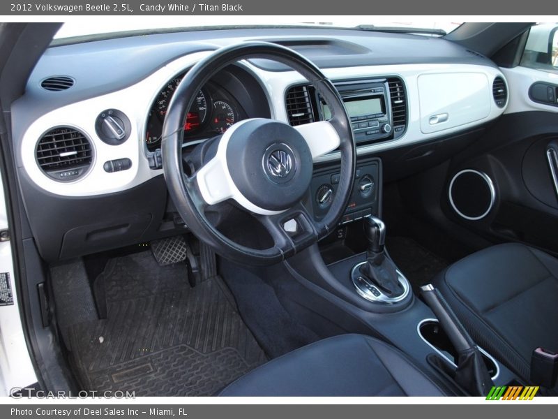 Candy White / Titan Black 2012 Volkswagen Beetle 2.5L