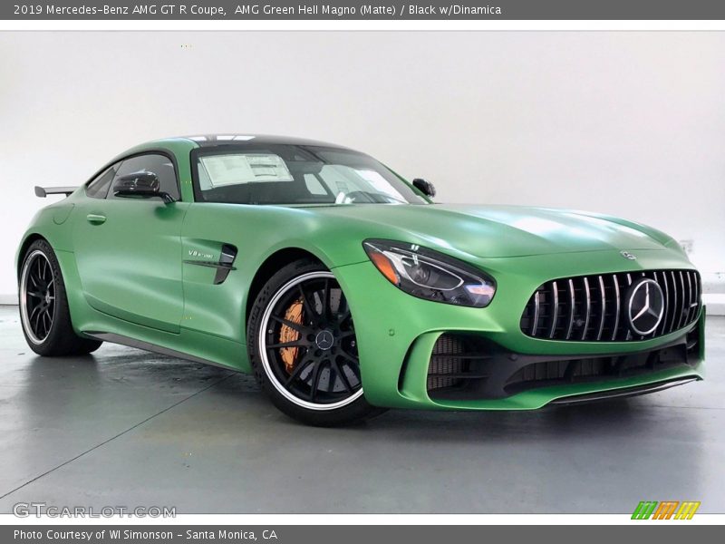 Front 3/4 View of 2019 AMG GT R Coupe