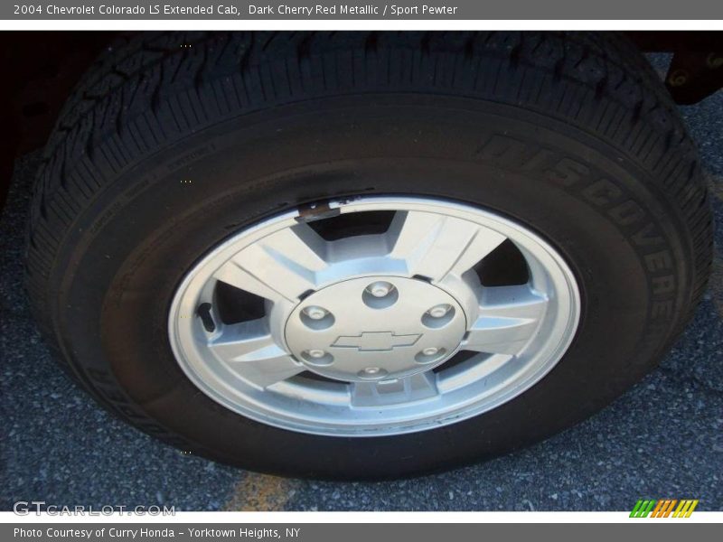 Dark Cherry Red Metallic / Sport Pewter 2004 Chevrolet Colorado LS Extended Cab