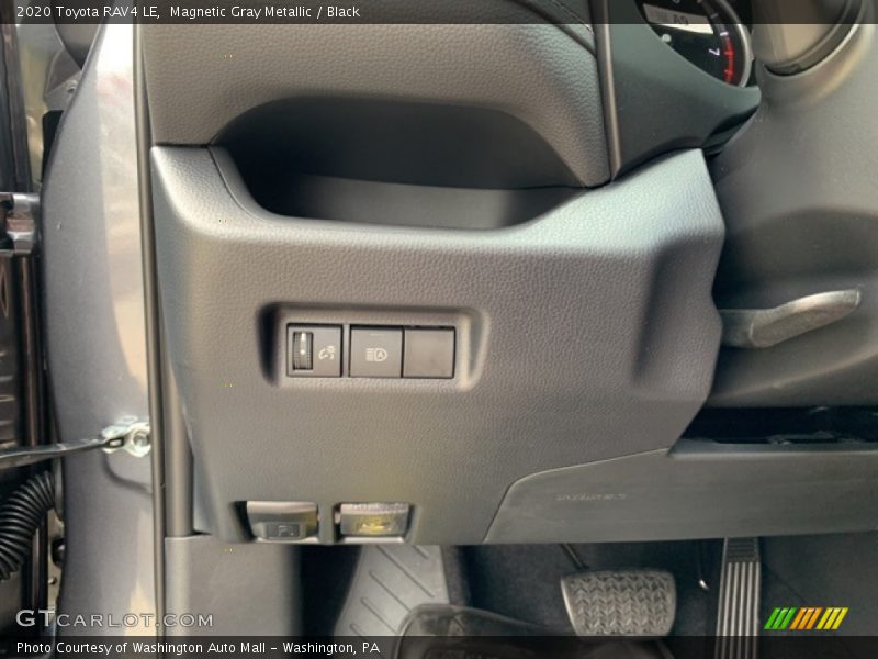 Magnetic Gray Metallic / Black 2020 Toyota RAV4 LE