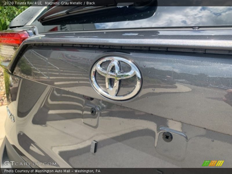 Magnetic Gray Metallic / Black 2020 Toyota RAV4 LE