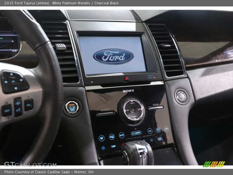 White Platinum Metallic / Charcoal Black 2015 Ford Taurus Limited