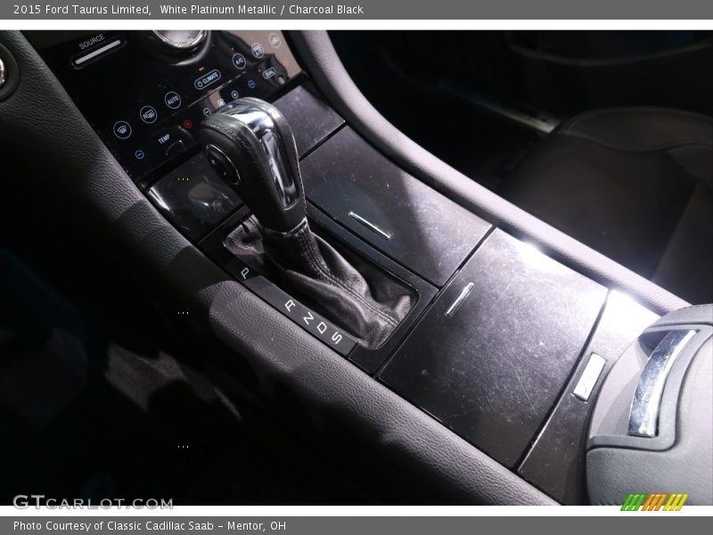 White Platinum Metallic / Charcoal Black 2015 Ford Taurus Limited