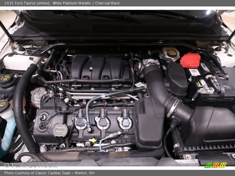 White Platinum Metallic / Charcoal Black 2015 Ford Taurus Limited