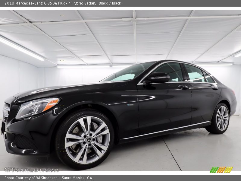 Front 3/4 View of 2018 C 350e Plug-in Hybrid Sedan