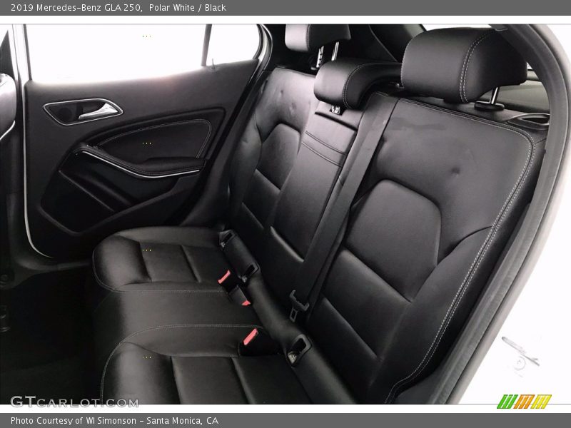 Polar White / Black 2019 Mercedes-Benz GLA 250