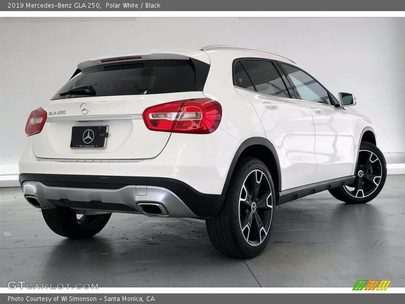 Polar White / Black 2019 Mercedes-Benz GLA 250