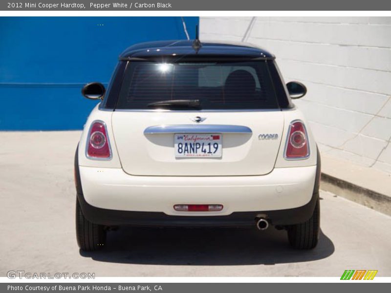 Pepper White / Carbon Black 2012 Mini Cooper Hardtop