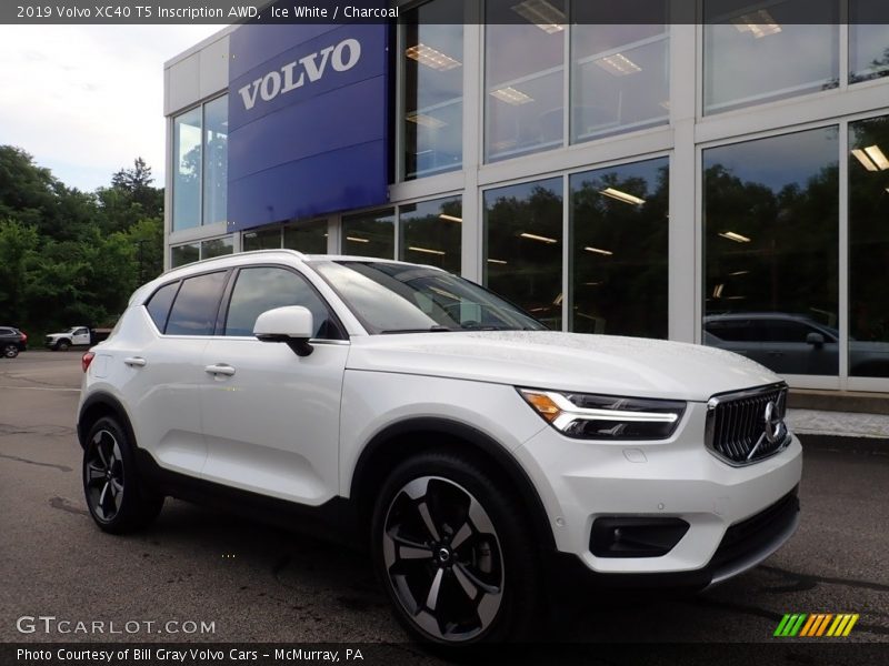 Ice White / Charcoal 2019 Volvo XC40 T5 Inscription AWD