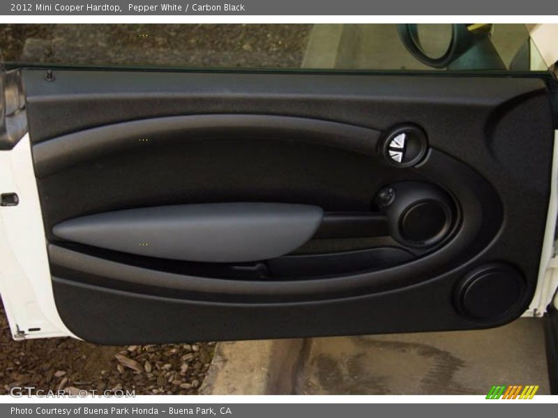 Pepper White / Carbon Black 2012 Mini Cooper Hardtop