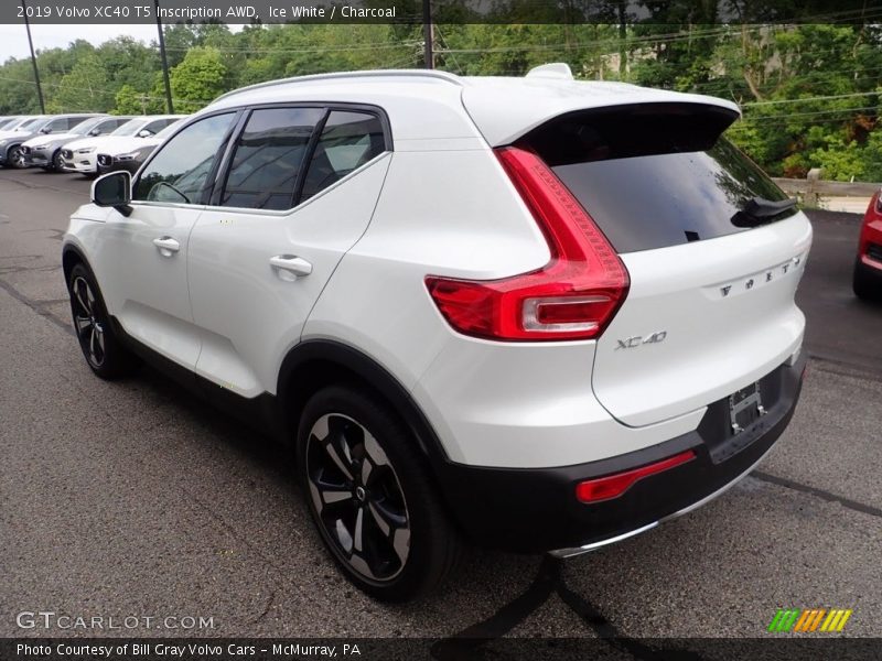 Ice White / Charcoal 2019 Volvo XC40 T5 Inscription AWD