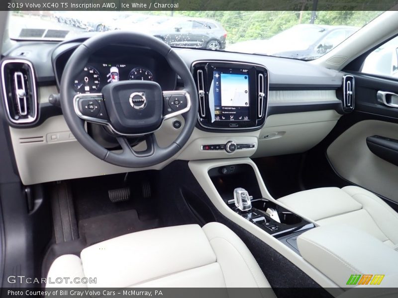 Ice White / Charcoal 2019 Volvo XC40 T5 Inscription AWD