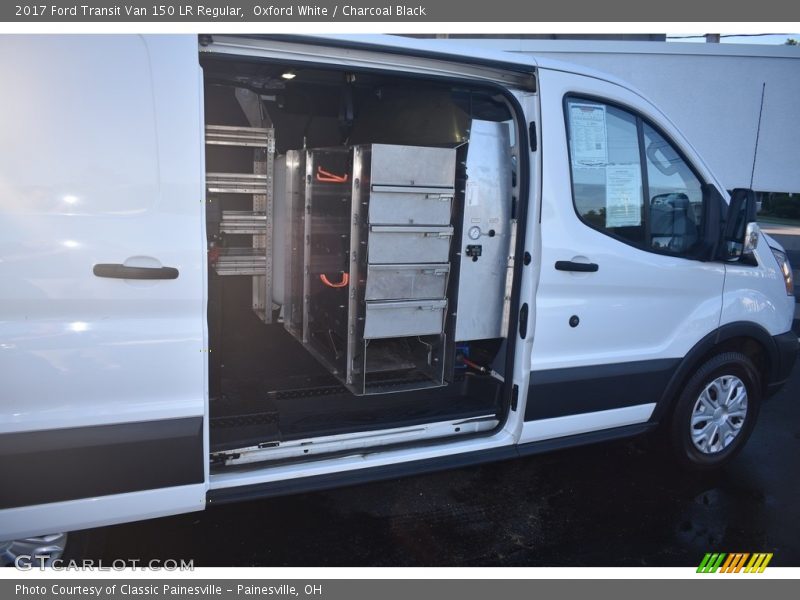 Oxford White / Charcoal Black 2017 Ford Transit Van 150 LR Regular