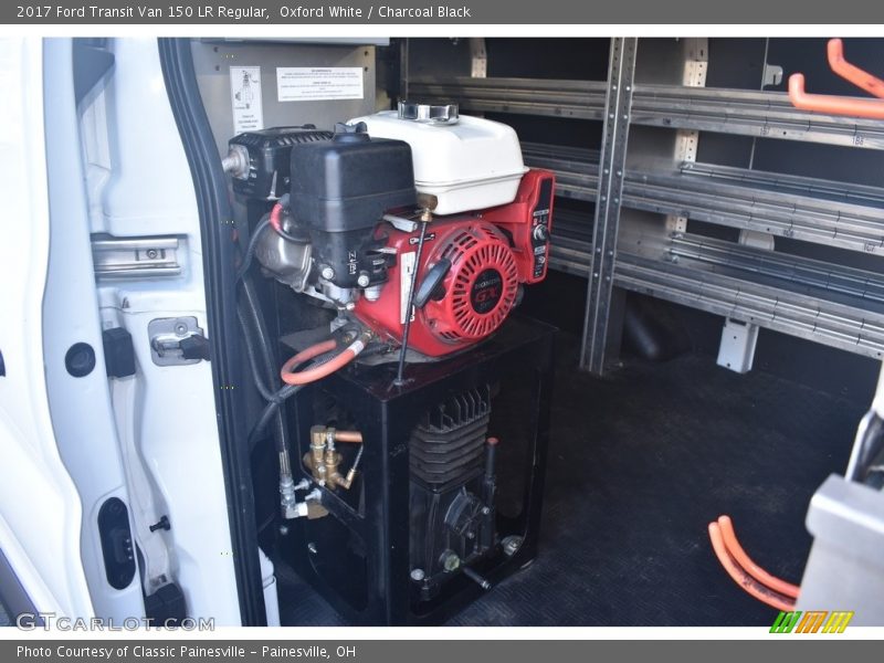 Oxford White / Charcoal Black 2017 Ford Transit Van 150 LR Regular