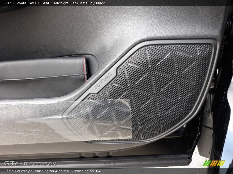 Midnight Black Metallic / Black 2020 Toyota RAV4 LE AWD