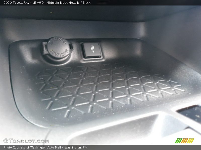 Midnight Black Metallic / Black 2020 Toyota RAV4 LE AWD