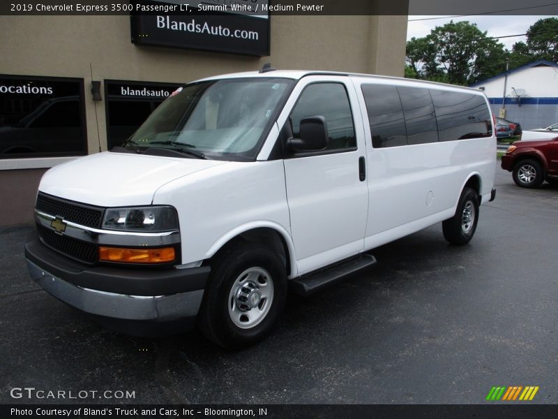Summit White / Medium Pewter 2019 Chevrolet Express 3500 Passenger LT