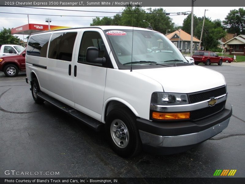 Summit White / Medium Pewter 2019 Chevrolet Express 3500 Passenger LT