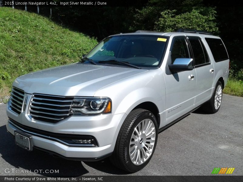  2015 Navigator L 4x2 Ingot Silver Metallic