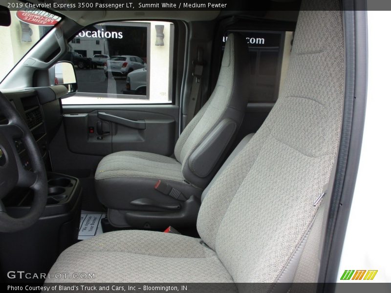 Summit White / Medium Pewter 2019 Chevrolet Express 3500 Passenger LT