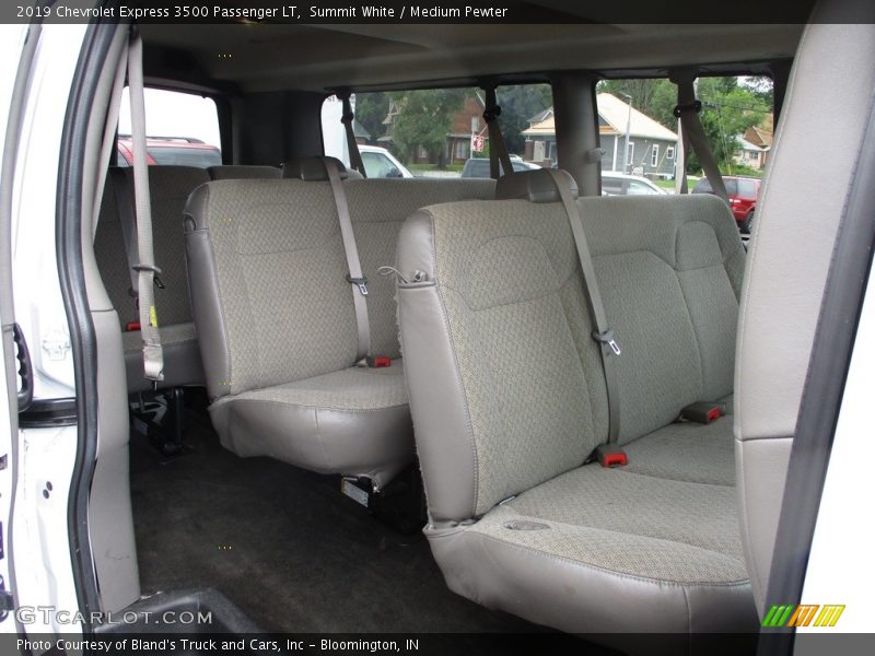 Summit White / Medium Pewter 2019 Chevrolet Express 3500 Passenger LT