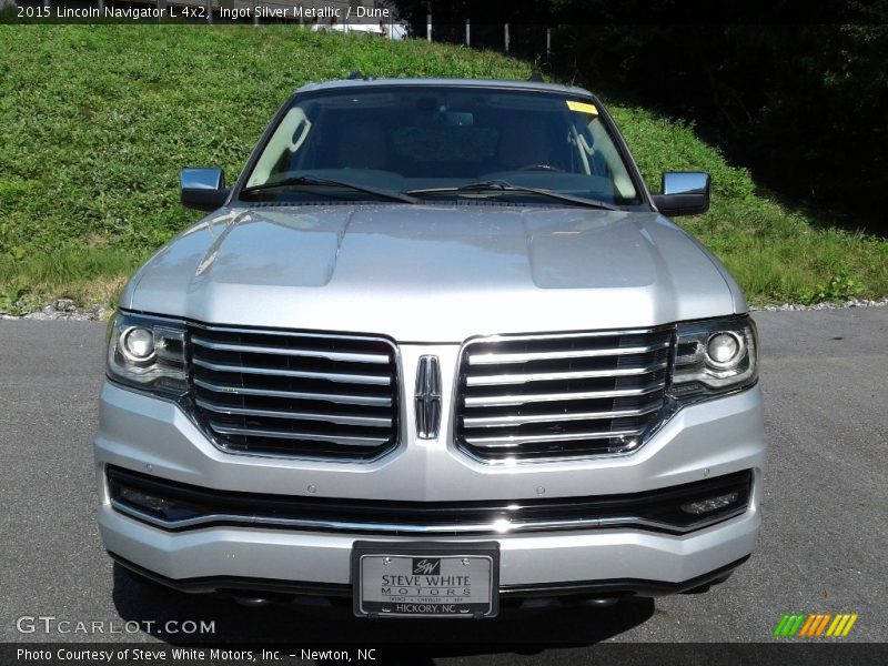  2015 Navigator L 4x2 Ingot Silver Metallic