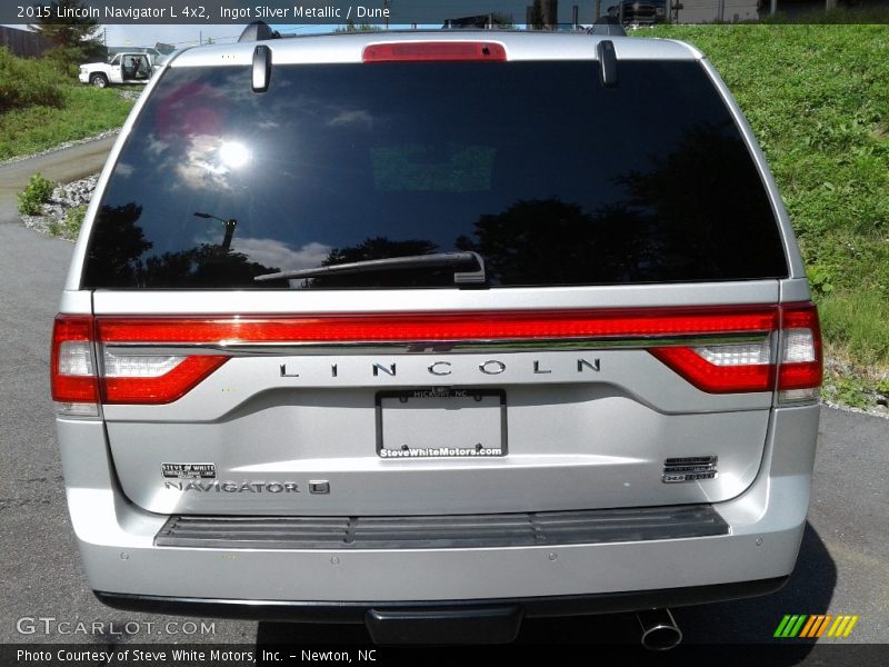  2015 Navigator L 4x2 Ingot Silver Metallic
