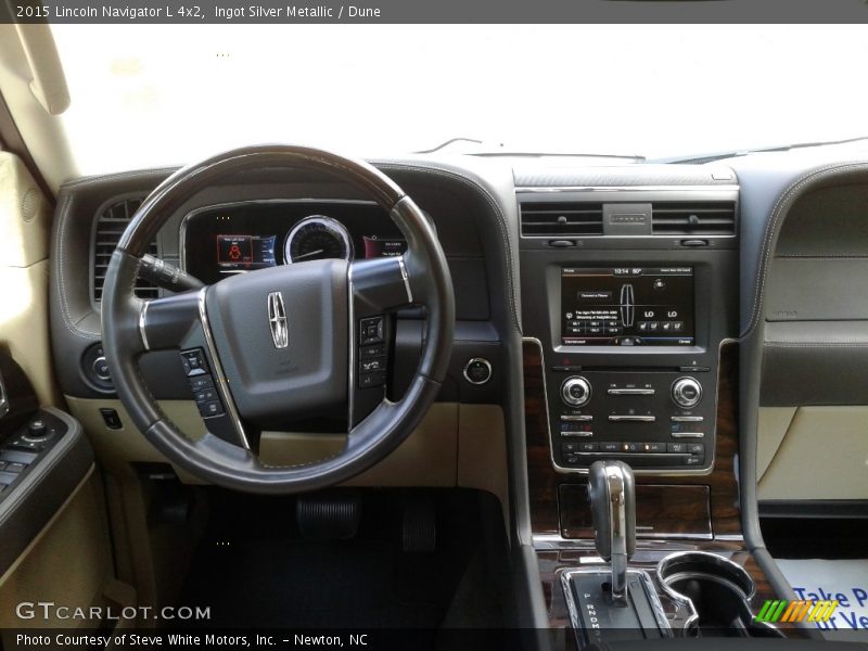 Dashboard of 2015 Navigator L 4x2