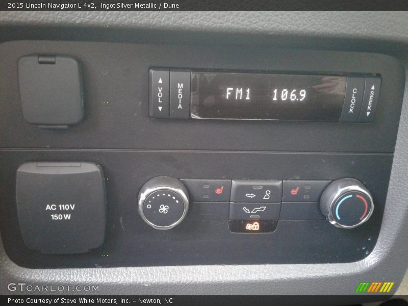 Ingot Silver Metallic / Dune 2015 Lincoln Navigator L 4x2