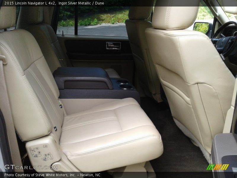 Rear Seat of 2015 Navigator L 4x2
