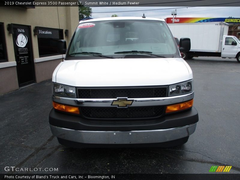 Summit White / Medium Pewter 2019 Chevrolet Express 3500 Passenger LT