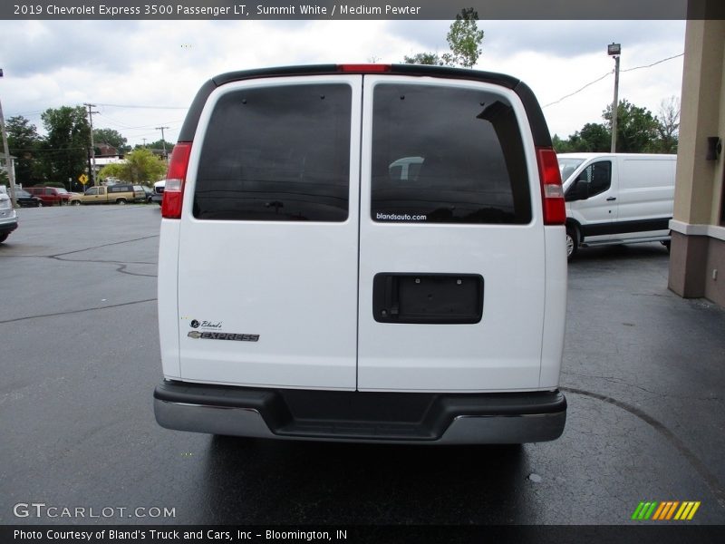 Summit White / Medium Pewter 2019 Chevrolet Express 3500 Passenger LT