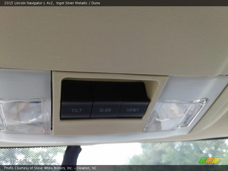 Ingot Silver Metallic / Dune 2015 Lincoln Navigator L 4x2
