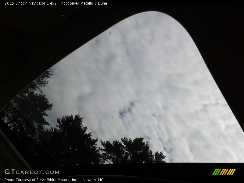 Ingot Silver Metallic / Dune 2015 Lincoln Navigator L 4x2