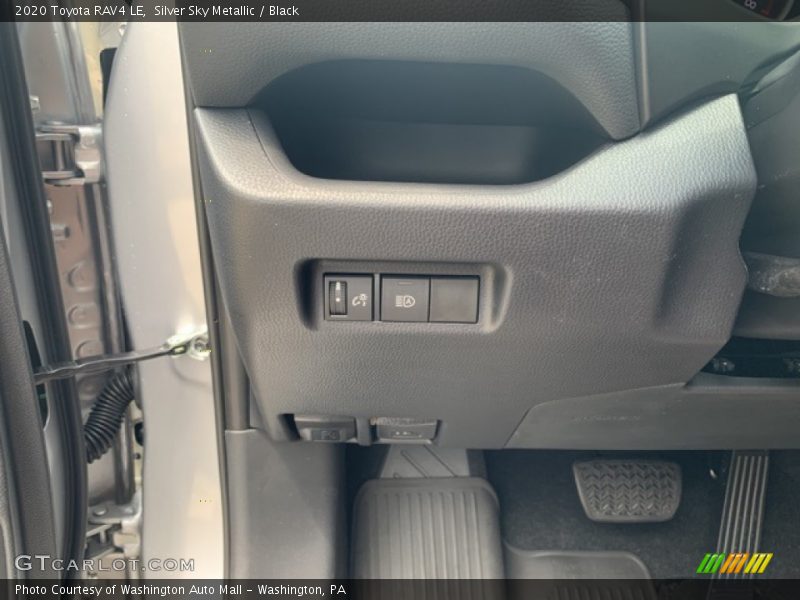 Silver Sky Metallic / Black 2020 Toyota RAV4 LE