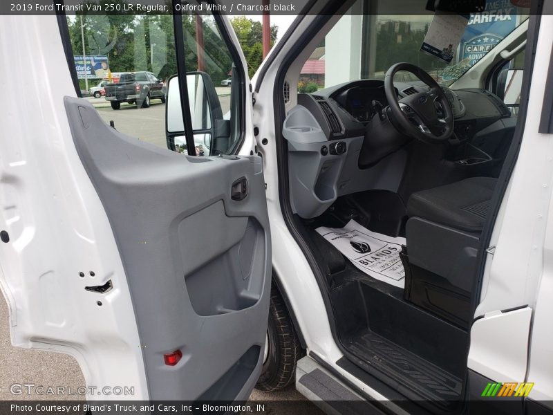 Oxford White / Charcoal black 2019 Ford Transit Van 250 LR Regular